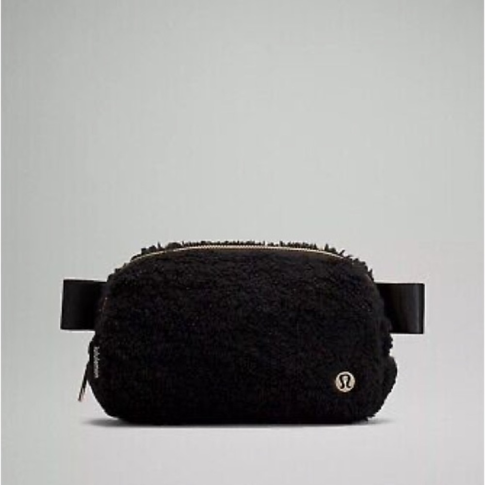 NWOT LuluLemon Fleece Belt Bag in Black